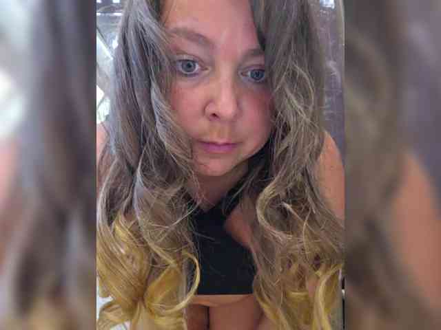 Fluffy_beauty's cam show statistics and live stream