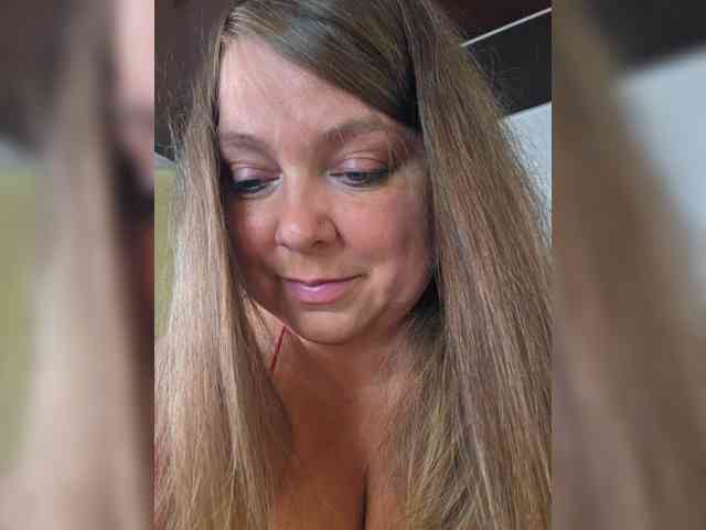 FLUFFY_BEAUTY webcam