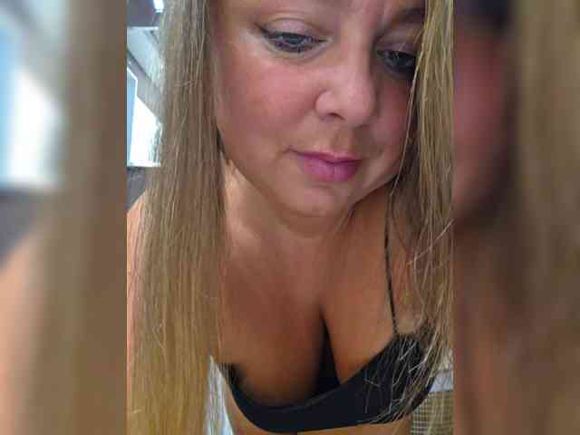 FLUFFY_BEAUTY webcam