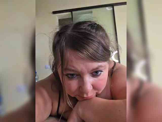 FLUFFY_BEAUTY webcam