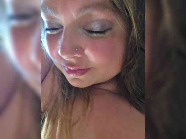 FLUFFY_BEAUTY webcam