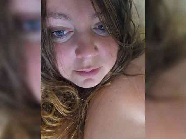 FLUFFY_BEAUTY webcam