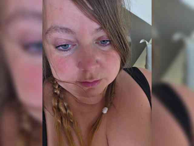 FLUFFY_BEAUTY webcam