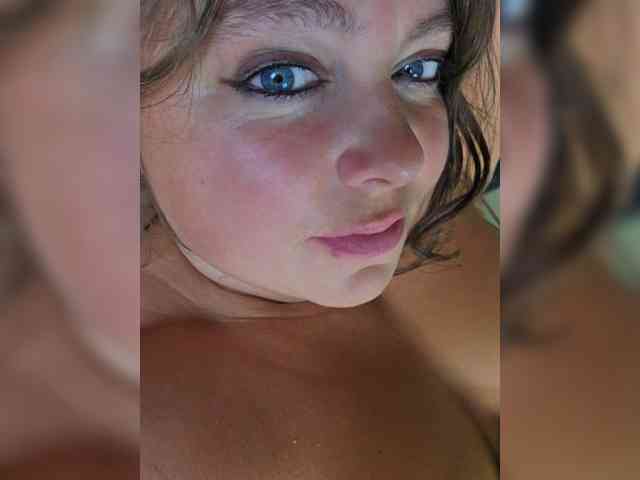 FLUFFY_BEAUTY webcam