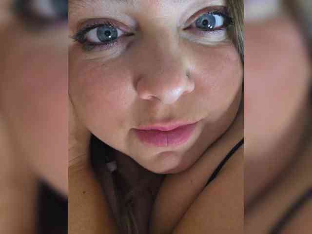 FLUFFY_BEAUTY webcam