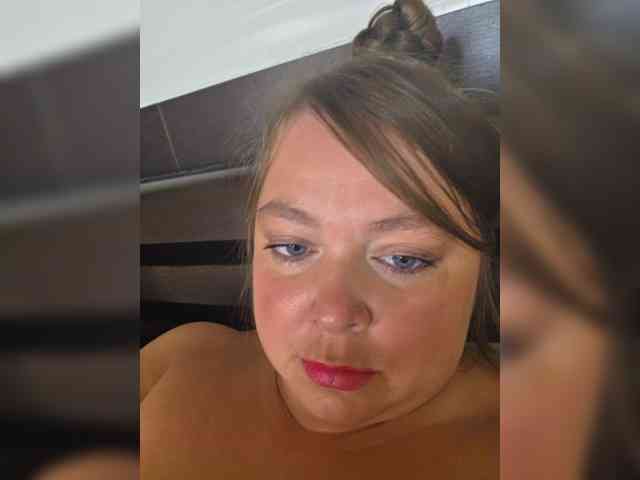 Fluffy_beauty's cam show statistics and live stream