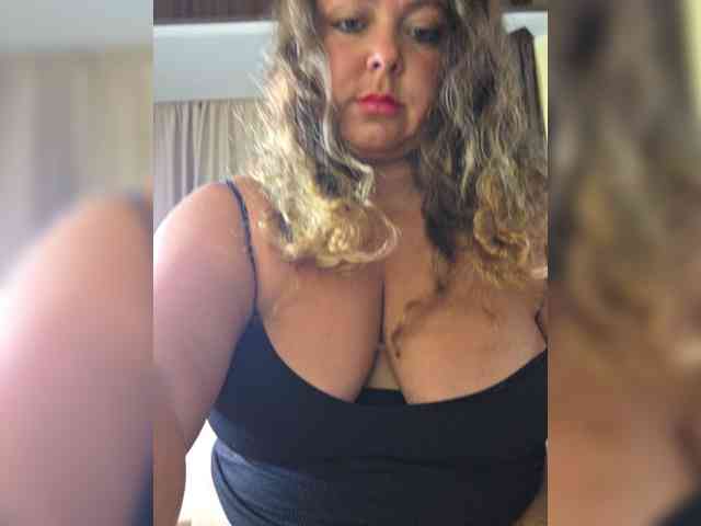 FLUFFY_BEAUTY webcam