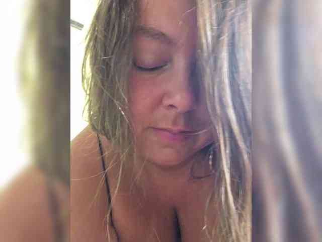 FLUFFY_BEAUTY webcam