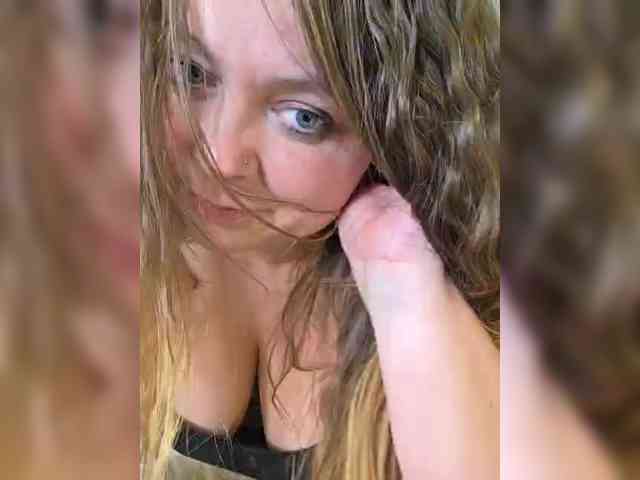 FLUFFY_BEAUTY webcam