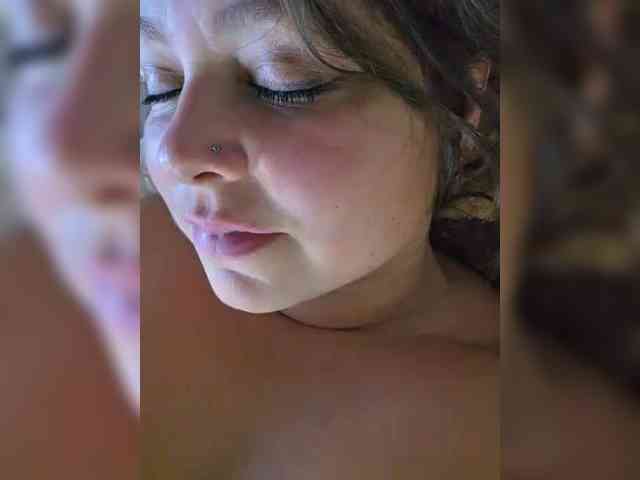 FLUFFY_BEAUTY webcam