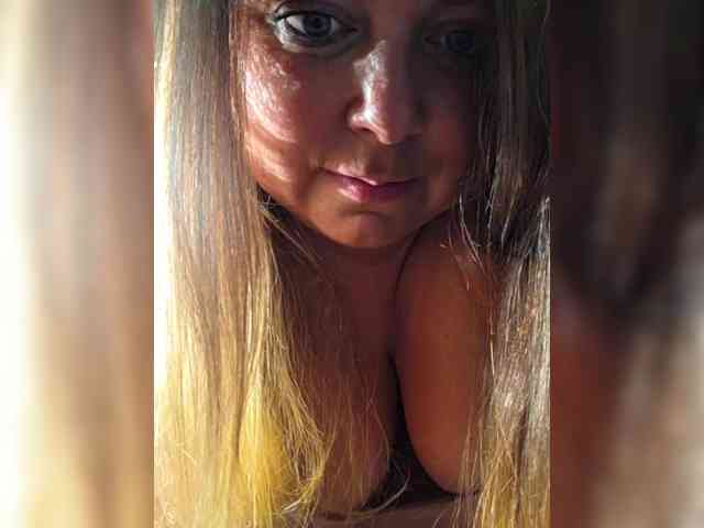 FLUFFY_BEAUTY webcam