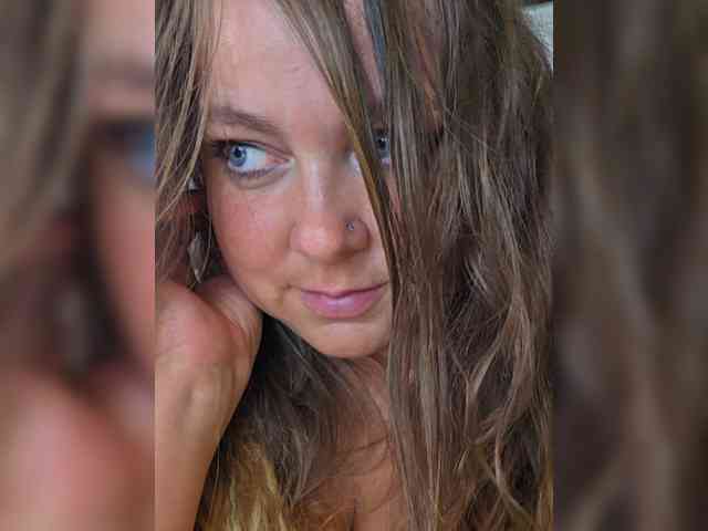 FLUFFY_BEAUTY webcam