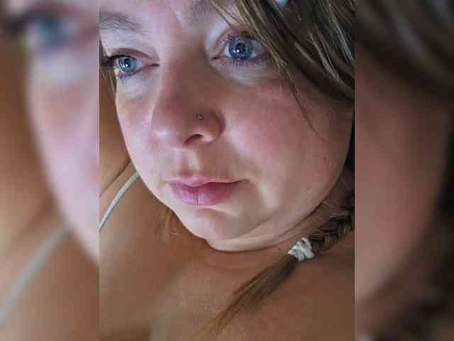 FLUFFY_BEAUTY webcam