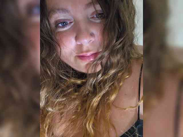 FLUFFY_BEAUTY webcam