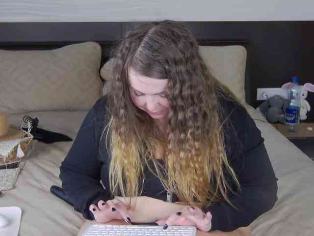FLUFFY_BEAUTY webcam