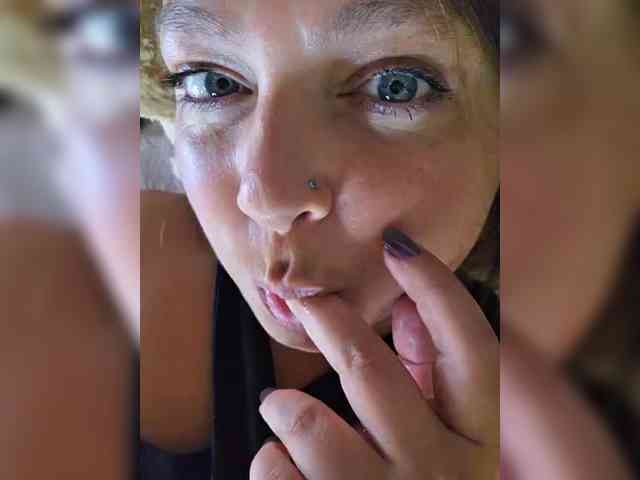 FLUFFY_BEAUTY webcam