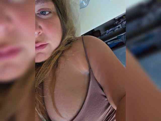 FLUFFY_BEAUTY webcam