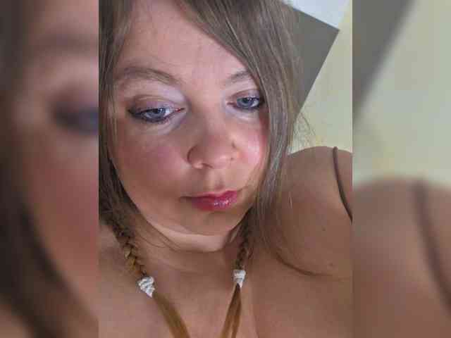 FLUFFY_BEAUTY webcam