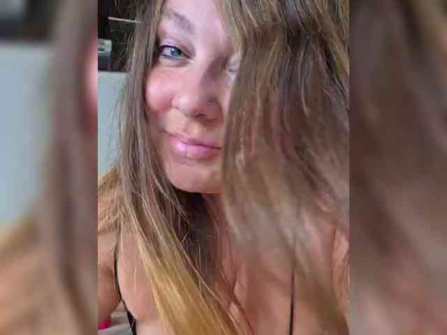 FLUFFY_BEAUTY webcam