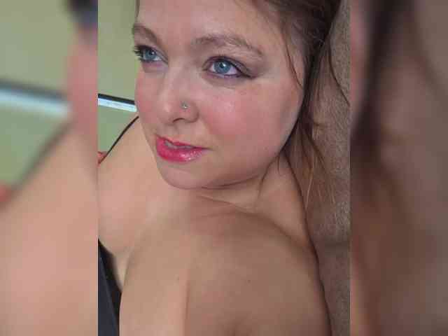 FLUFFY_BEAUTY webcam