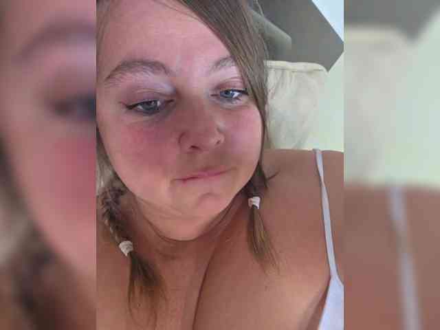 FLUFFY_BEAUTY webcam