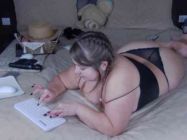 FLUFFY_BEAUTY webcam
