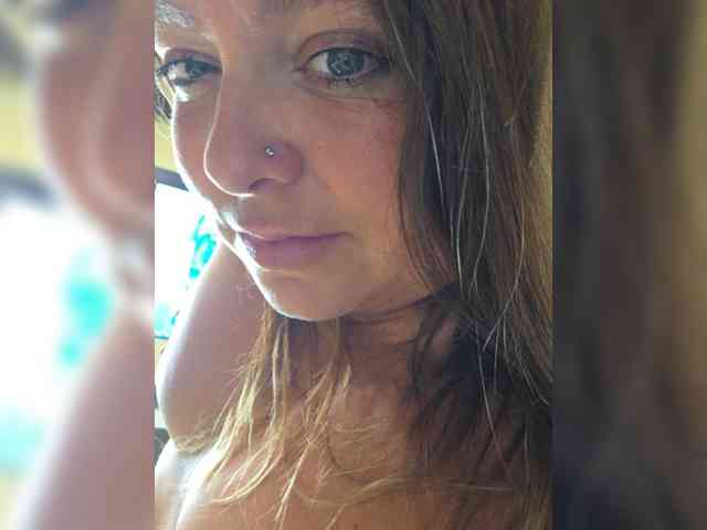 Fluffy_beauty's cam show statistics and live stream