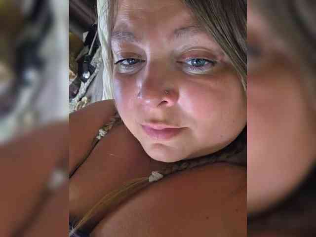 FLUFFY_BEAUTY webcam