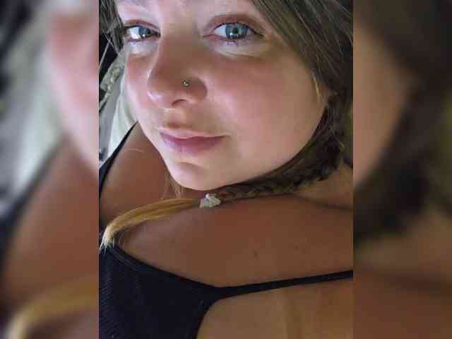FLUFFY_BEAUTY webcam