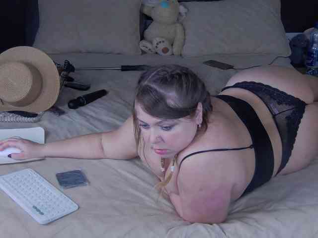 FLUFFY_BEAUTY webcam