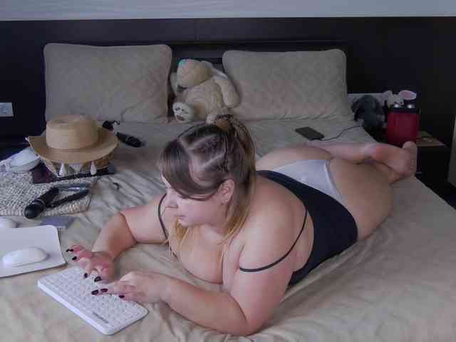 FLUFFY_BEAUTY webcam