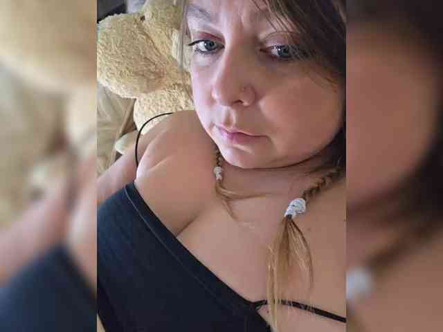 FLUFFY_BEAUTY webcam