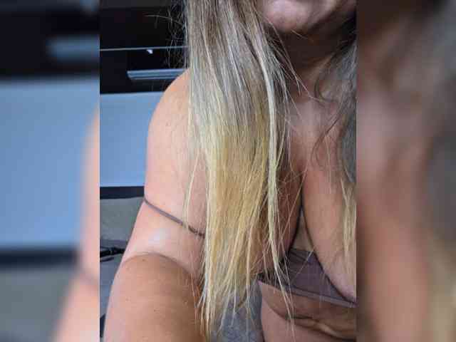 FLUFFY_BEAUTY webcam