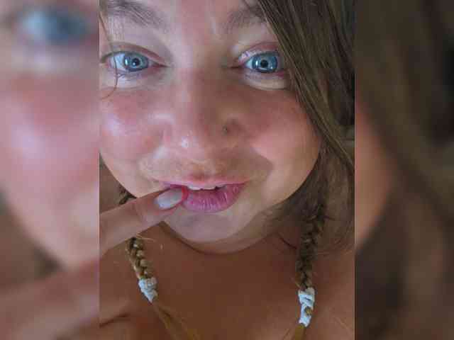FLUFFY_BEAUTY webcam