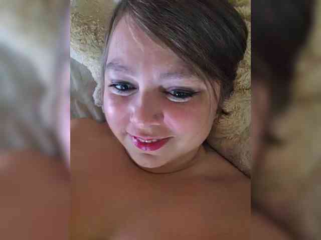 FLUFFY_BEAUTY webcam