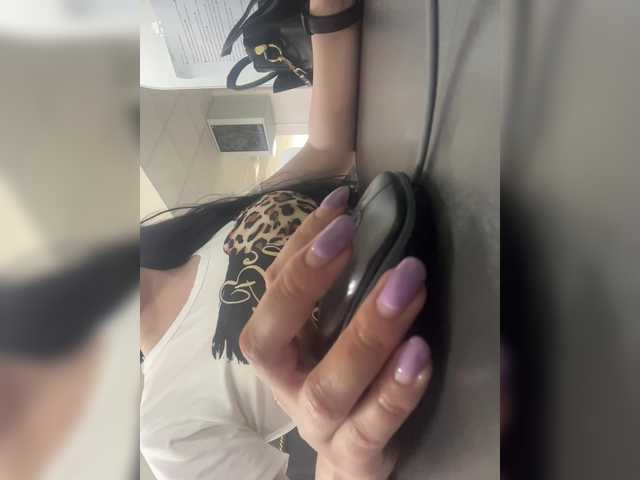 Valeria777161 live cam on BongaCams