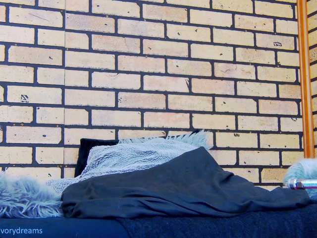 IvoryDreams live cam preview