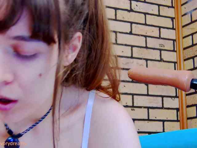 IvoryDreams webcam
