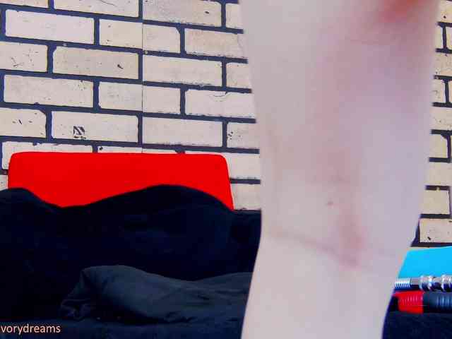 IvoryDreams webcam