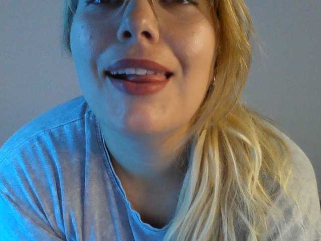 Masia-1 live cam on BongaCams