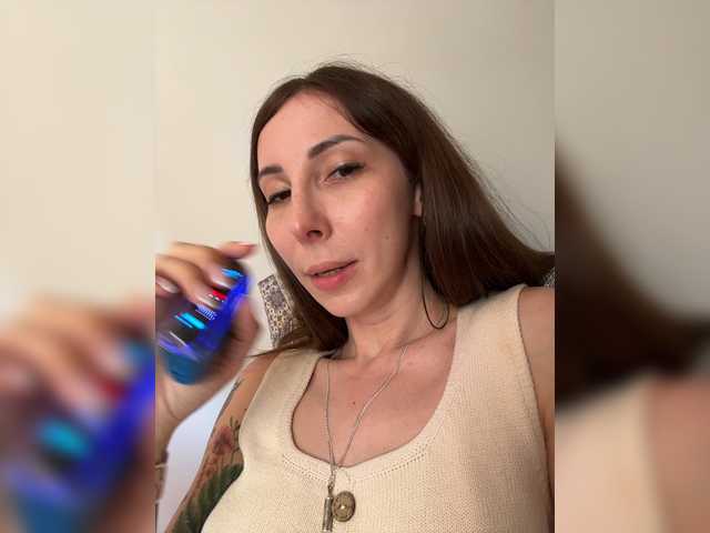 Fina771 live cam on BongaCams