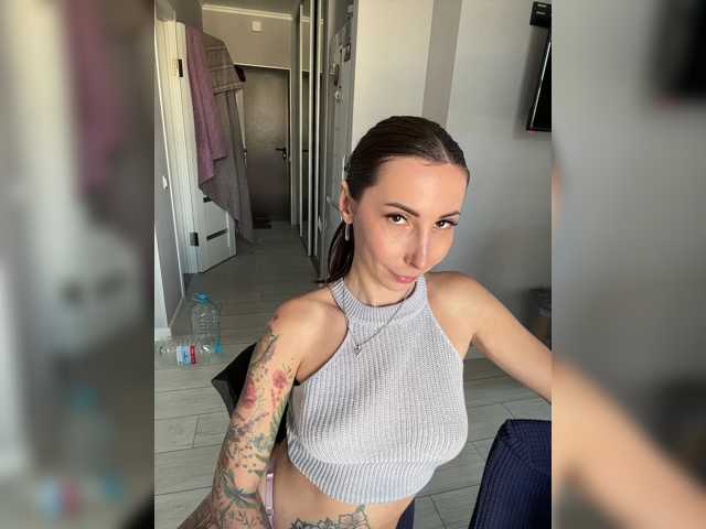 Fina771 live cam on BongaCams
