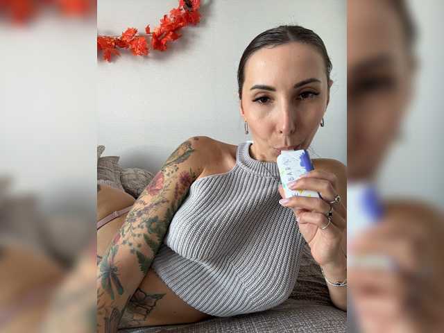 Fina771 live cam on BongaCams