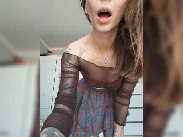 Fina771 Live Webcam on BongaCams