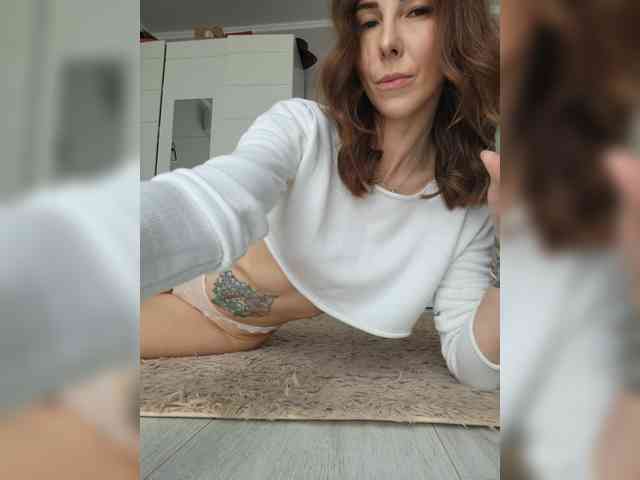 Fina771 Live Webcam on BongaCams