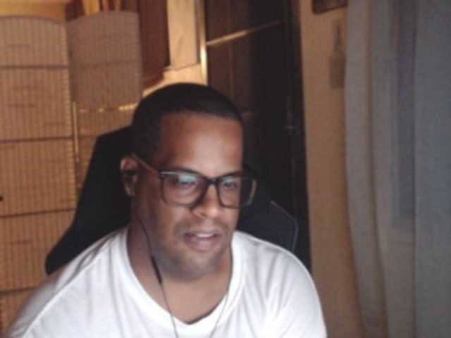 Modesto-1 live cam on BongaCams