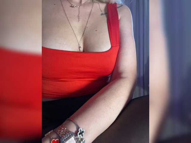 Marta80a, 44 y/o - Live Cam on BongaCams