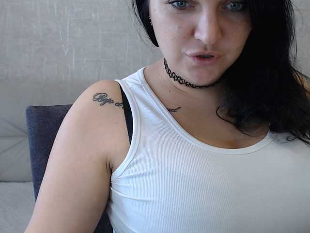  AngelinaCute chat room