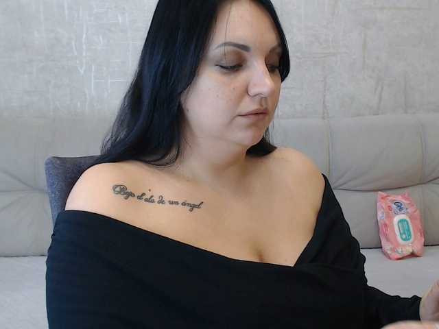 AngelinaCute's BongaCams show and profile