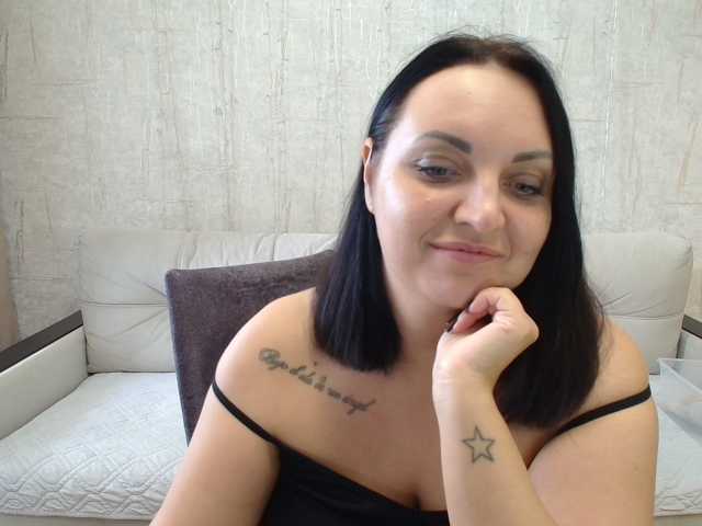 AngelinaCute